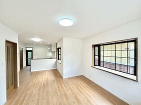 福岡県福岡市東区青葉３丁目