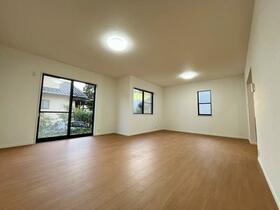 東京都八王子市元八王子町２丁目