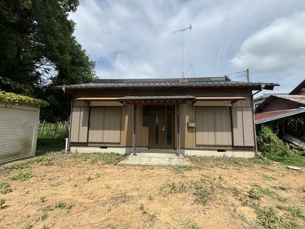 detached 茨城県稲敷市佐倉

地図を見る
