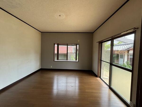 detached 茨城県稲敷市佐倉

地図を見る