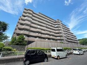 ペット飼育可・敷地内駐車場承継可・エアコン３台新設・メイツ高森台