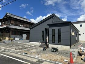 三重県亀山市栄町