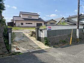 福岡県飯塚市上三緒