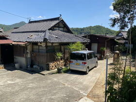香川県丸亀市綾歌町岡田上