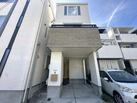 愛知県名古屋市西区栄生３丁目