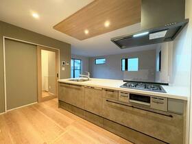 埼玉県三郷市鷹野１丁目