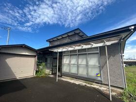 秋田県山本郡三種町鹿渡字二本柳