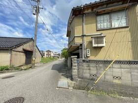 富山県高岡市富岡町