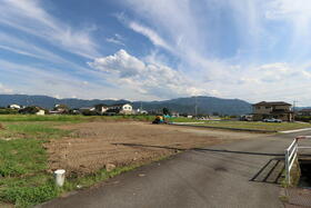 山梨県中央市西花輪