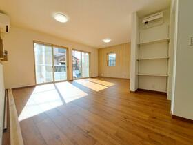 神奈川県愛甲郡愛川町中津