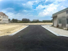 三重県亀山市能褒野町