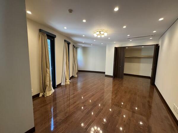 detached 東京都港区高輪２丁目

地図を見る