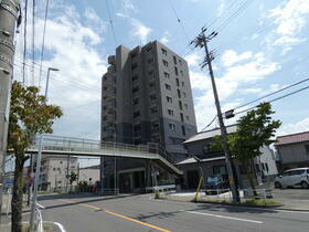 ファミアーレ西味鋺