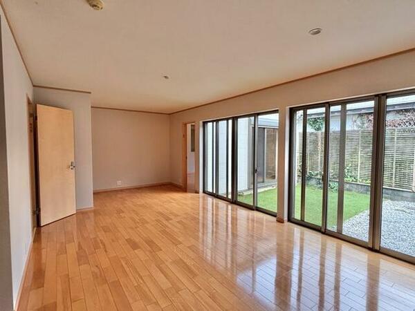 detached 埼玉県草加市柿木町

地図を見る