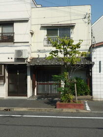 大阪府東大阪市小阪本町２丁目