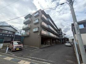 グラン・コート浜野　３階