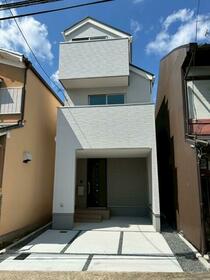 京都府京都市山科区御陵荒巻町