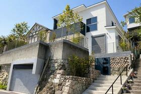 兵庫県西宮市苦楽園三番町