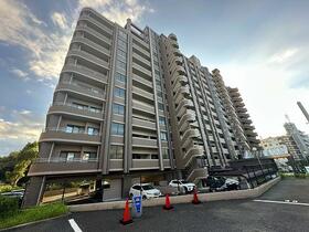 サンライフ企救丘駅前