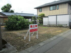 福井県福井市八重巻東町