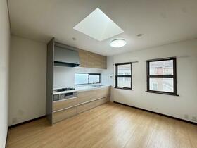 神奈川県横浜市戸塚区影取町