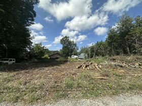 山梨県北杜市大泉町西井出