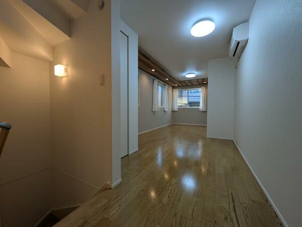 detached 東京都渋谷区本町５丁目

地図を見る