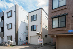 北海道札幌市中央区南八条西１２丁目