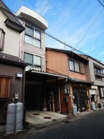 岐阜県羽島市竹鼻町狐穴