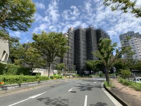 ドゥ・マ・テール穴生