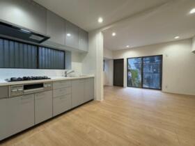 神奈川県横浜市緑区白山３丁目