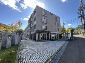 北海道札幌市中央区宮の森二条１６丁目