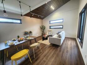 千葉県千葉市稲毛区穴川町