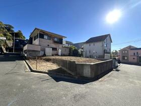 神奈川県横浜市金沢区富岡東３丁目