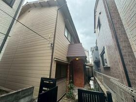 兵庫県川西市南花屋敷４丁目