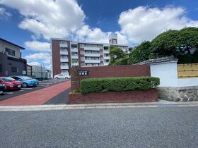 ホワイトキャッスル東鳴水