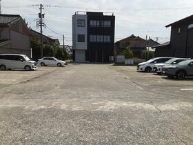 富山県高岡市丸の内