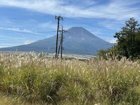 山梨県南都留郡忍野村忍草