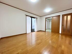 埼玉県草加市中根３丁目