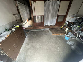 新潟県燕市吉田学校町