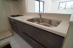 福岡県福岡市西区泉３丁目