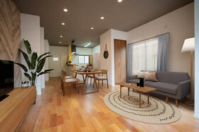 静岡県袋井市春岡