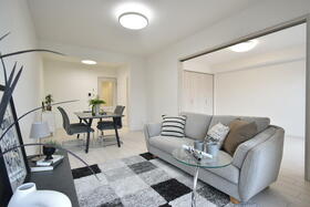 メゾン春日出２番館