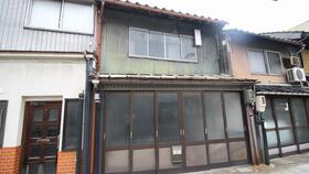 富山県高岡市鴨島町