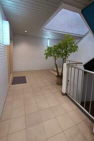 東京都新宿区百人町２丁目