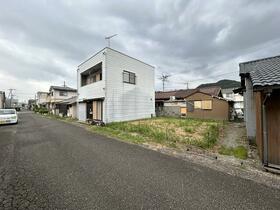 徳島県小松島市小松島町字新港