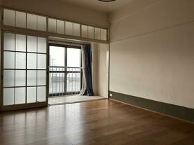 山口県下関市安岡駅前２丁目