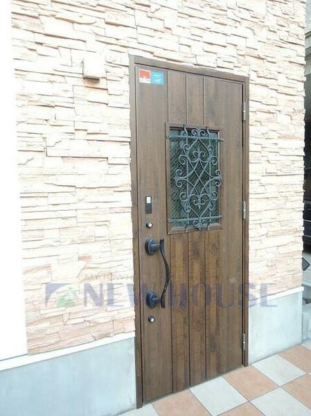 detached 東京都新宿区袋町

地図を見る