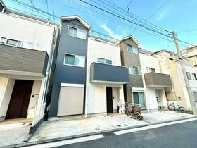 神奈川県横浜市金沢区富岡東１丁目