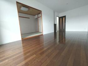 大阪府枚方市南中振2丁目